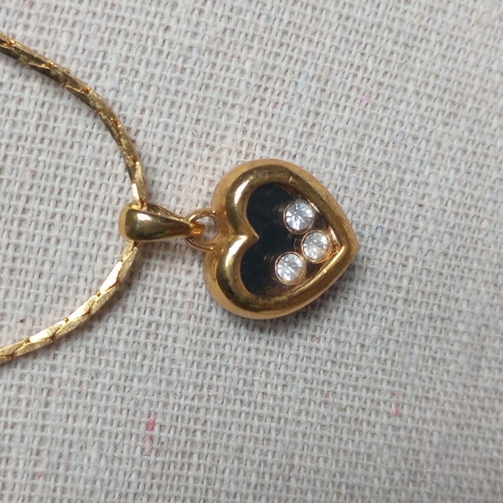 Nina Ricci Avon Yellow Gold Floating Rhinestone Heart 17 In